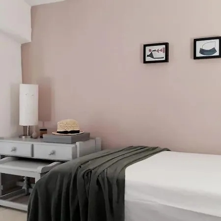 Calm & Airy House In * 니키티