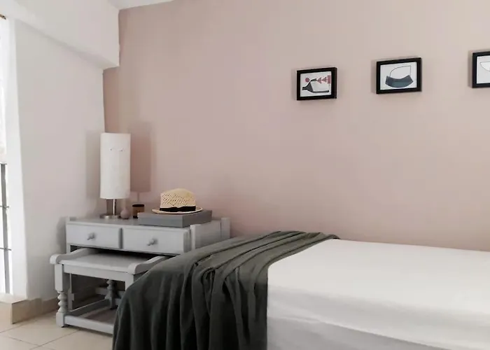 Calm & Airy House In * 니키티