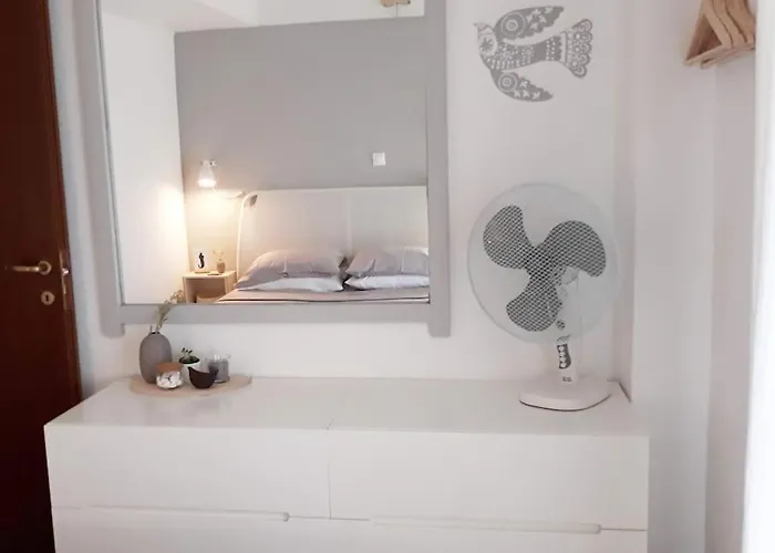 Calm & Airy House In Nikiti (Sithonia)